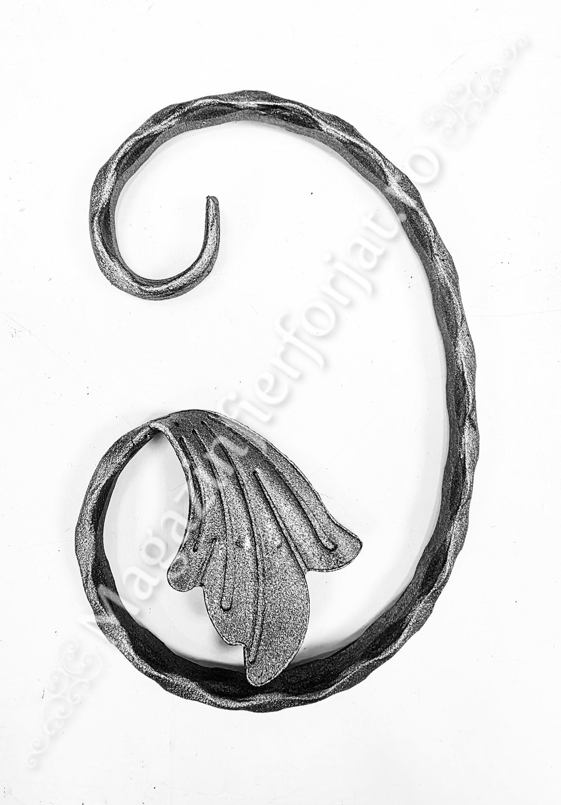 10.240.01 Ornament C 150x100mm cu o frunza din platband 12x6mm amprentat