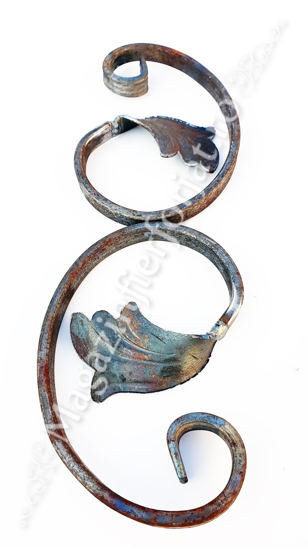 10.241 Ornament C 150x100mm cu o frunza din platband 12x6mm neted