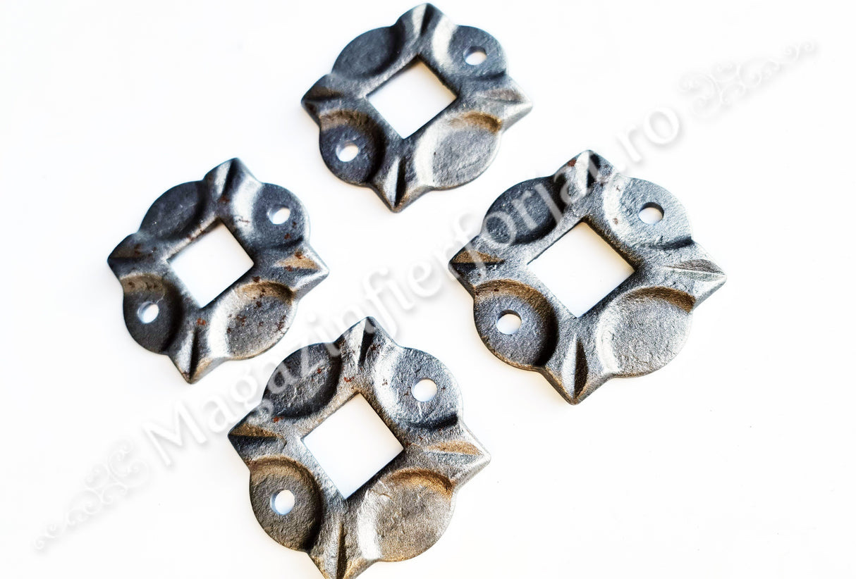 116/A/7/2G Placa de prindere stalp balustrada, cu 2 GAURI DE MONTAJ, 100x100x10mm cu gaura de 30x30mm turnata din OTEL