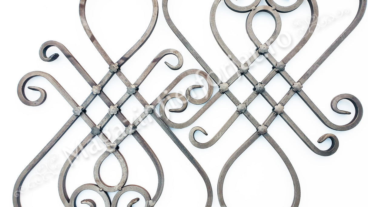 13.023.01 Panou medalion forjat "LIRA cu FLORI" H.630 L.460mm din otel 12x12mm neted