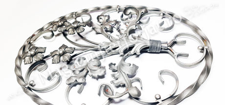 13.099 Panou medalion BUCHET FLORAL OVAL din fier forjat masiv 14x14mm cu frunze si flori turnate 670x520mm