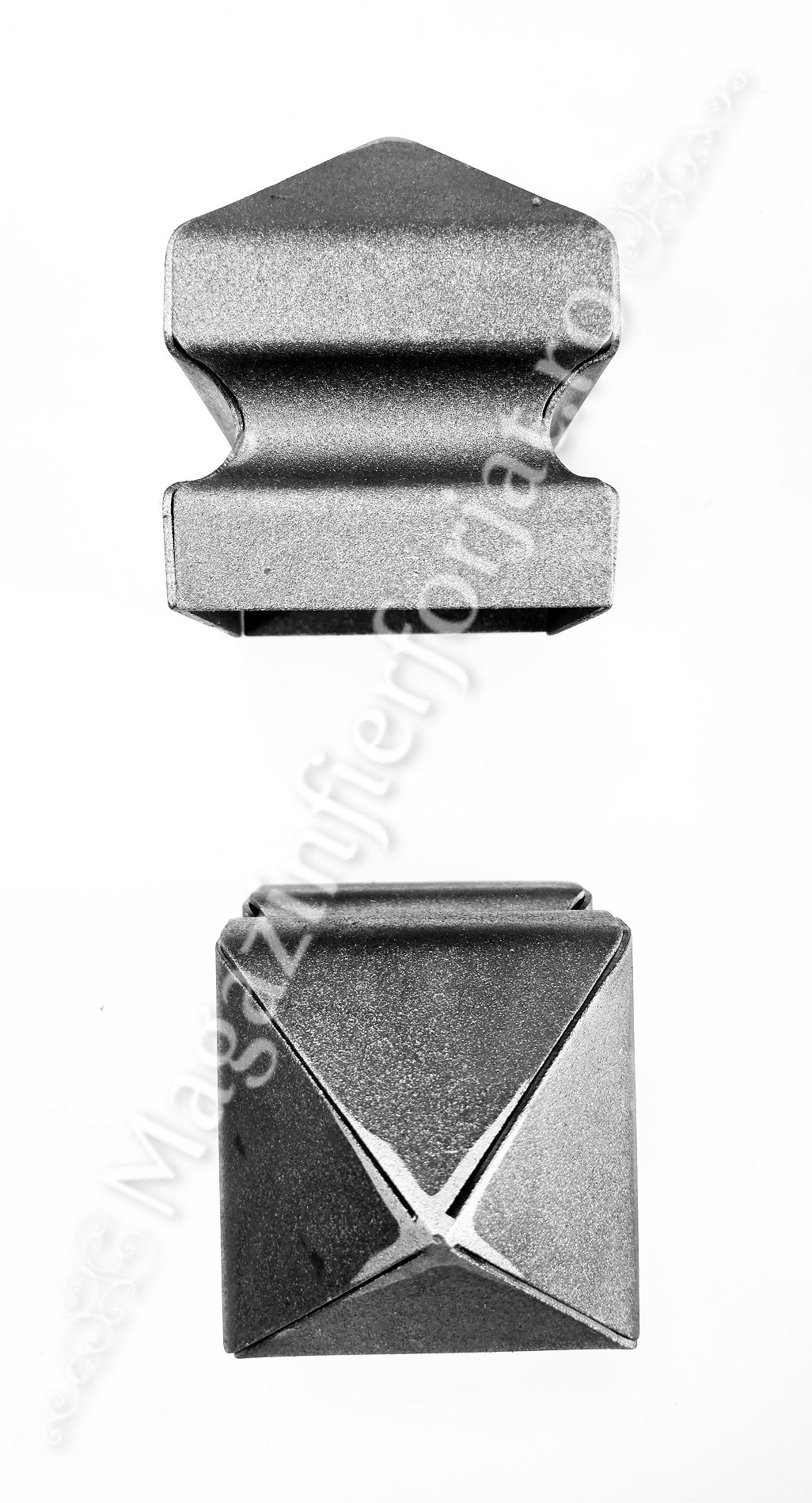 167/11 Capac PIRAMIDAL INALT - SUDAT PARTIAL cu 4 dimensiuni: 80x80mm / 100x100mm / 120x120mm / 150x150mm, grosime 2.30mm, de la Arteferro Italia
