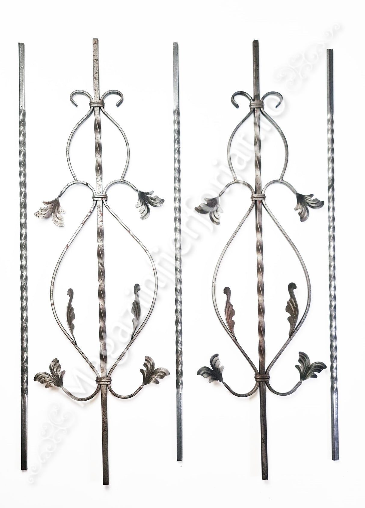 21.115 Balustru panou cu frunze H.950 x L.230mm din 12x12mm torsionat si 12x6mm neted