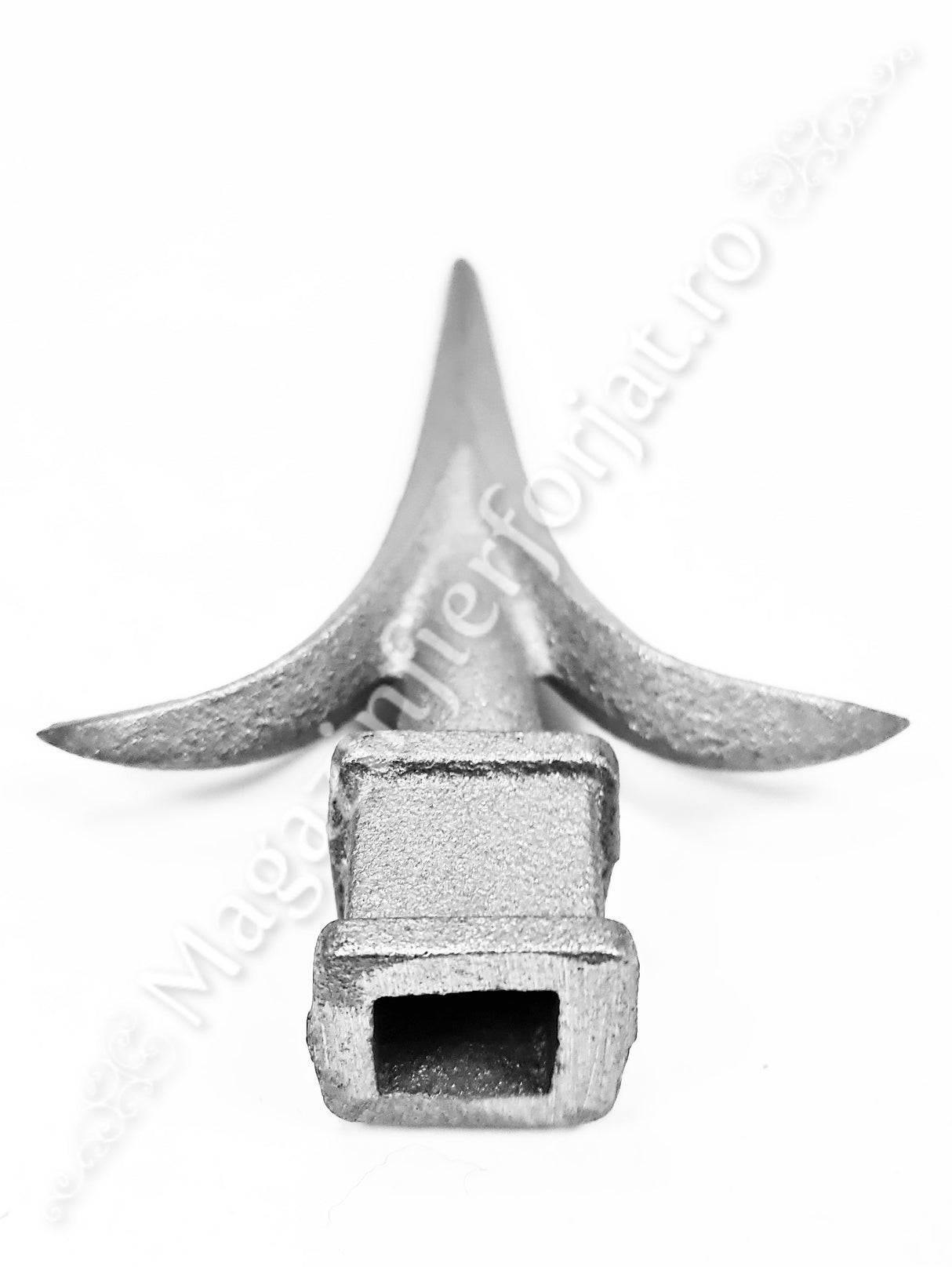 40.513 Varf model "BRAD" turnat din aliaj fier-fonta cu H.136mm x L.90mm si gaura de 15.5x15.5mm