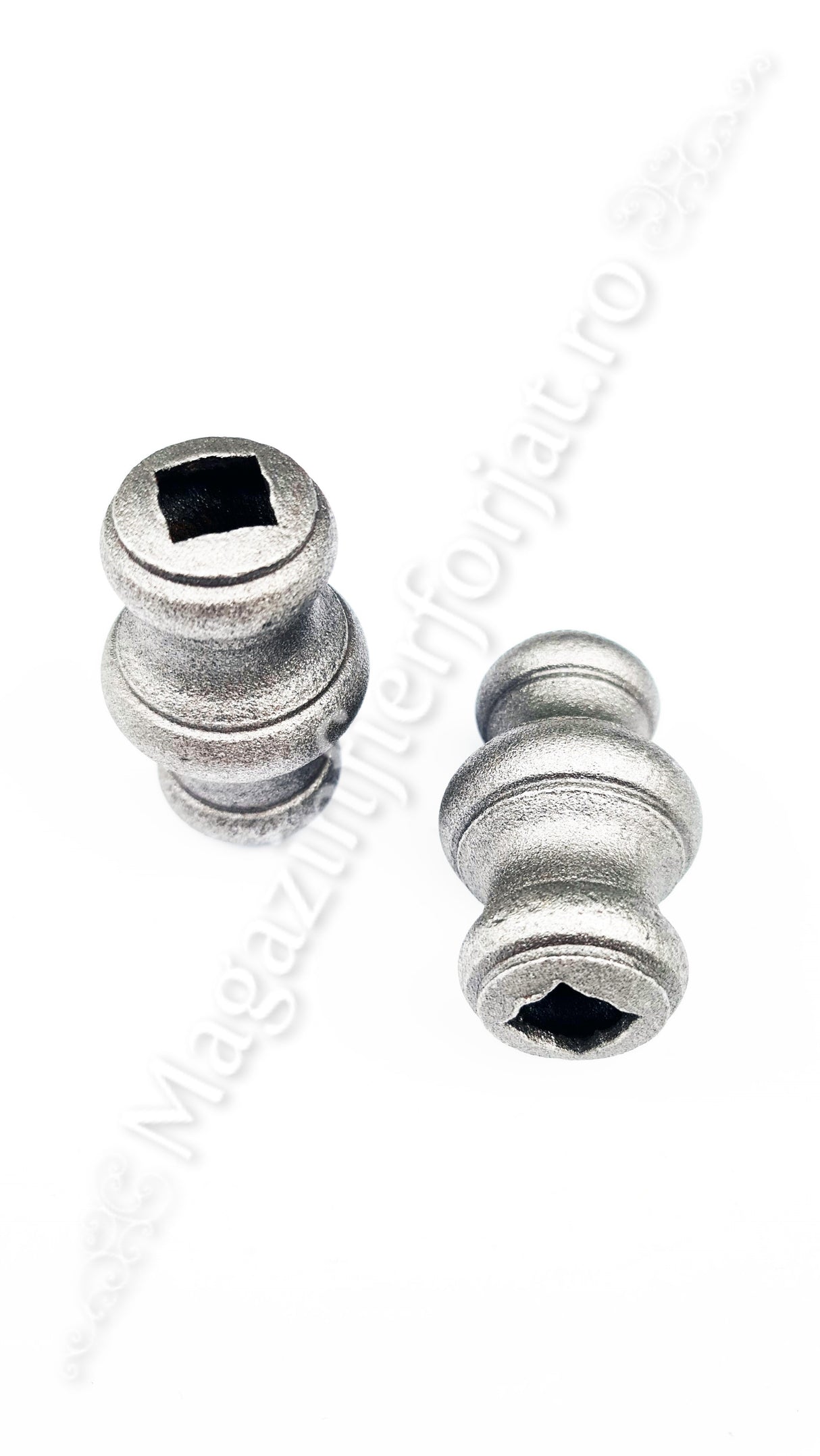 41.002 Pafta H.67mm D.40mm la mijloc, cu gaura patrata 12x12mm