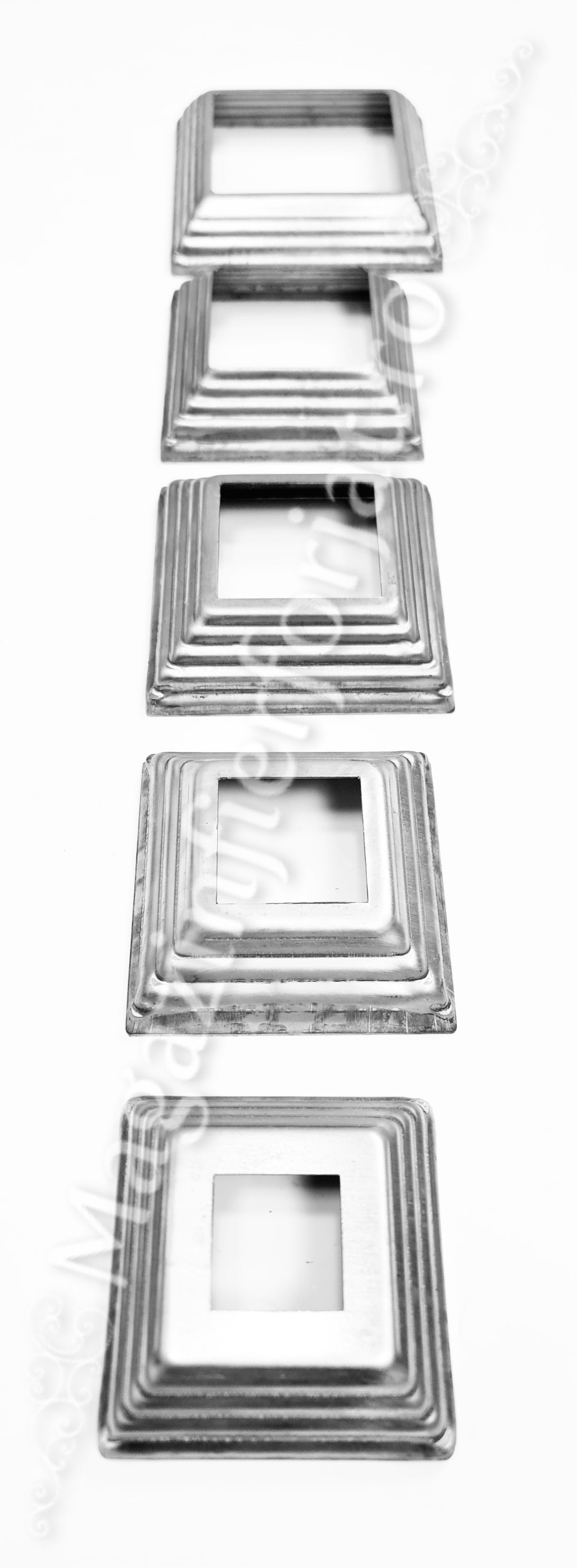 44.151 Capac de mascare din tabla cu interiorul in 5 dimensiuni: 30x30mm / 40x40mm / 50x50mm / 60x60mm / 80x80mm