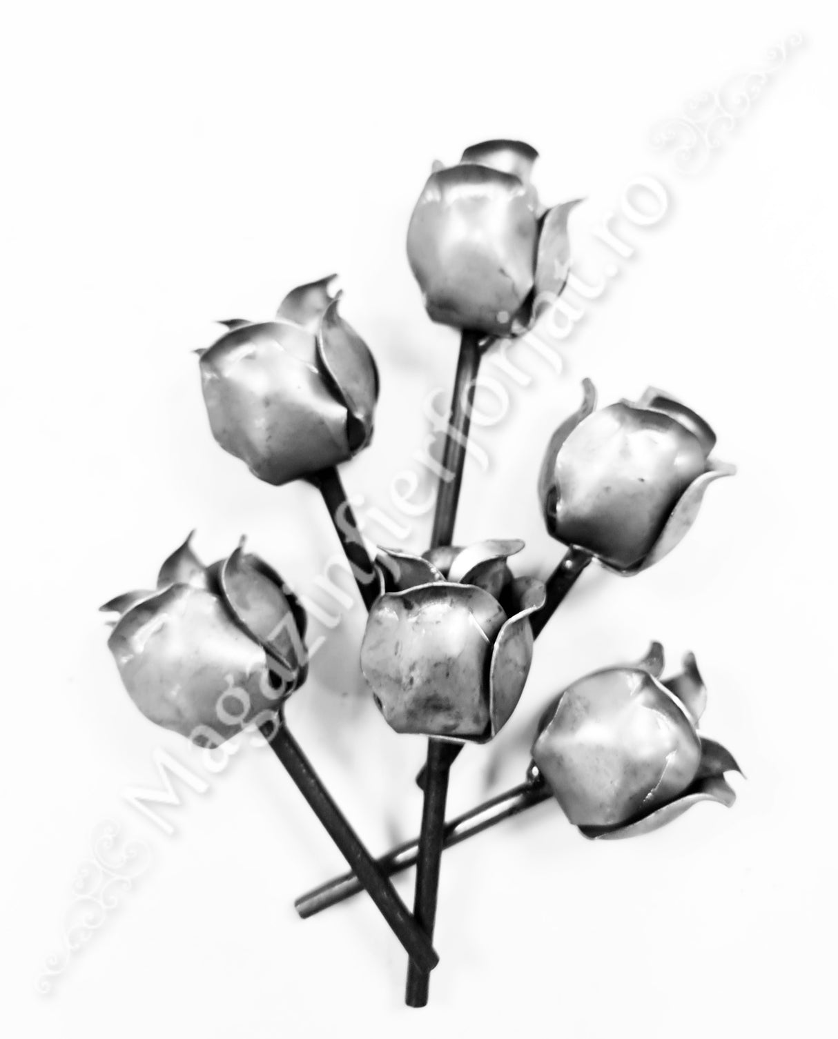 50.103.01 Trandafir din fier cu petale din tabla ambutisata de 0.5mm cu H.45mm si codita de 70mm