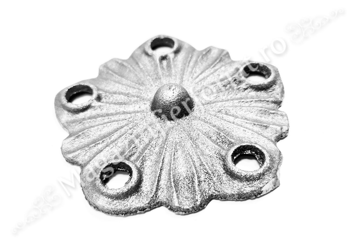 52.136 Floare turnata din aliaj oțel-fontă D.100mm cu 5 gauri, grosime 4.5mm
