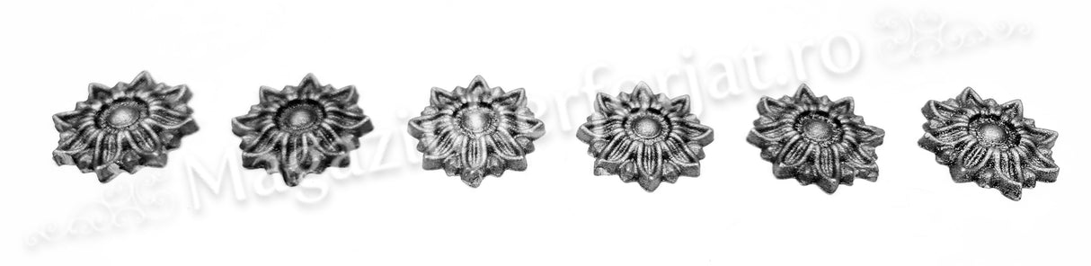 52.301 Floare turnata din aliaj oțel-fontă D.55mm cu 8 petale, grosime 6/8mm