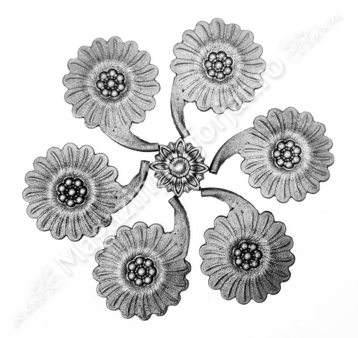 52.313 Floare CRIZANTEMA turnata din aliaj oțel-fontă D.90mm, grosime 4/9mm, cu basorelief pe ambele fețe