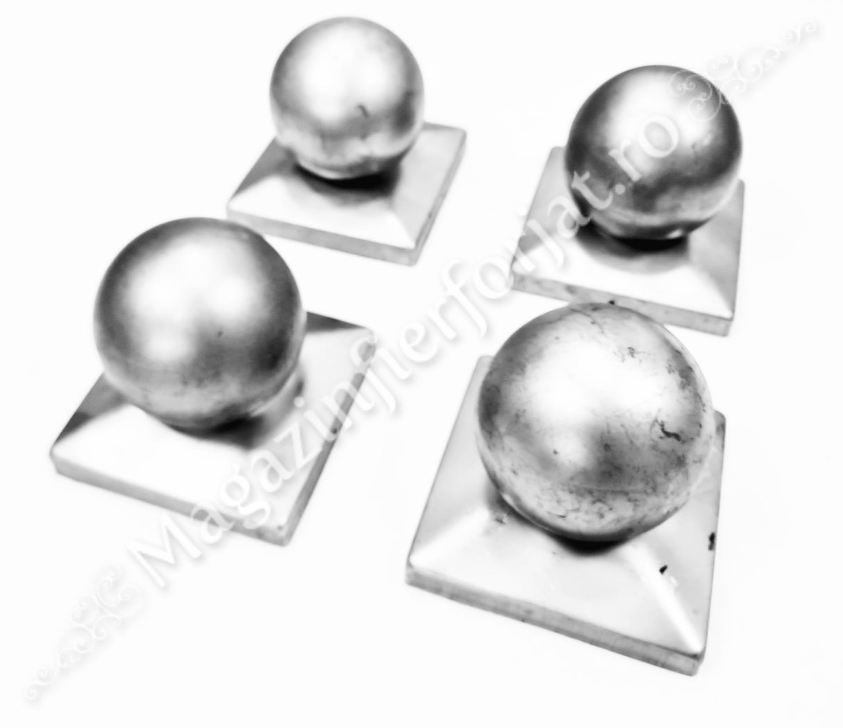 62.015.12 Capac pentru teava patrata de 150x150mm cu bila goala de D.120mm