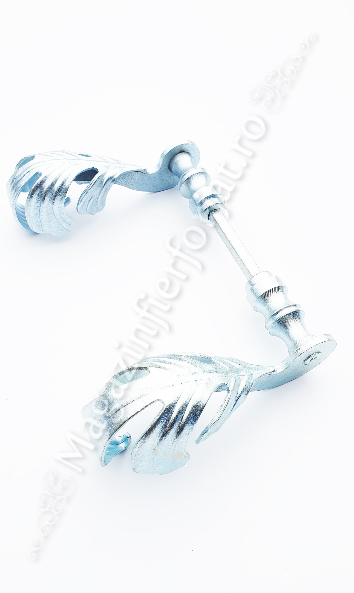 63.007.01 Set manere din fier forjat Zincate ALB 135x75mm pentru porti sau usi pietonale