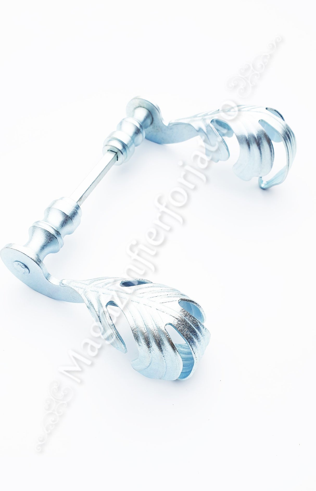 63.007.01 Set manere din fier forjat Zincate ALB 135x75mm pentru porti sau usi pietonale