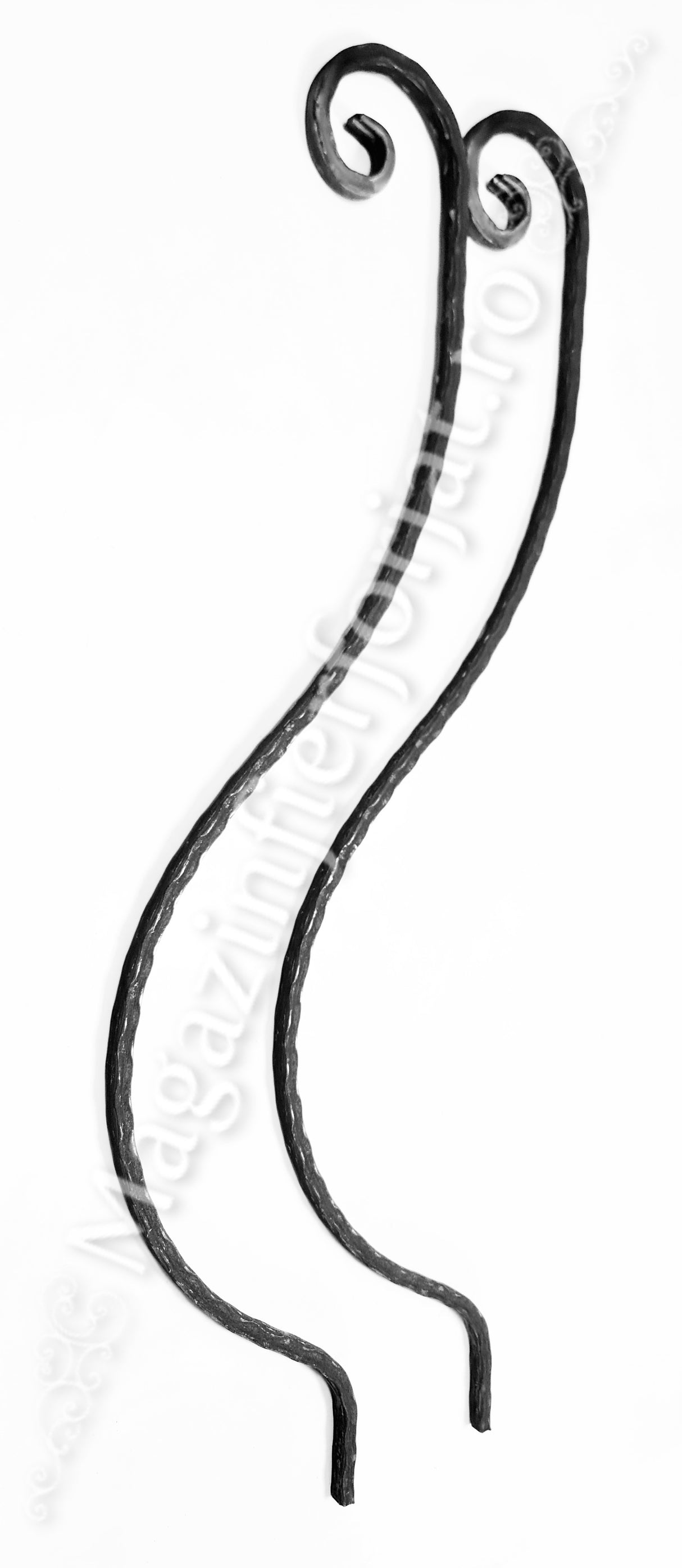 UNV60.3.4 Balustru balcon cu capatul forjat in forma de C de H.900mm din 12x12mm amprentat