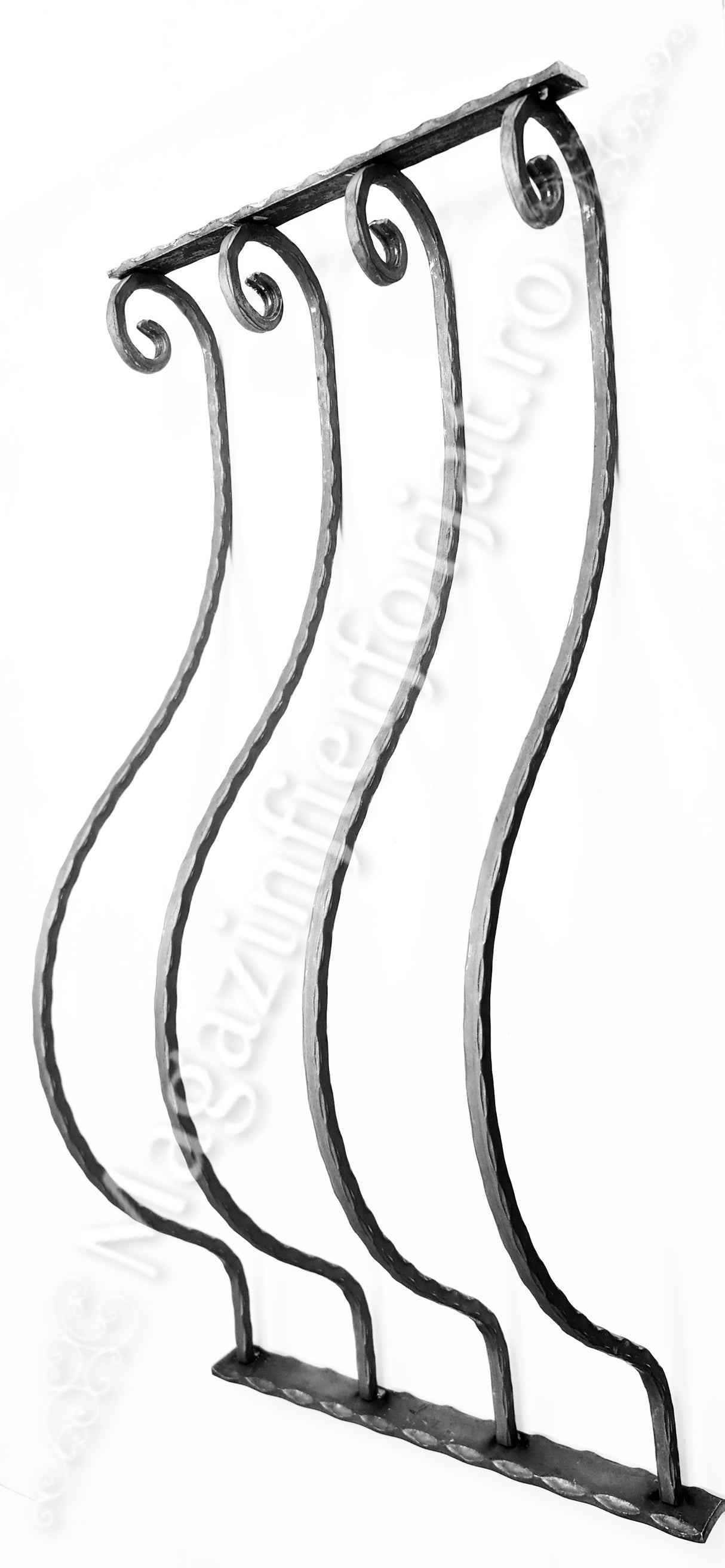 UNV60.3.4 Balustru balcon cu capatul forjat in forma de C de H.900mm din 12x12mm amprentat