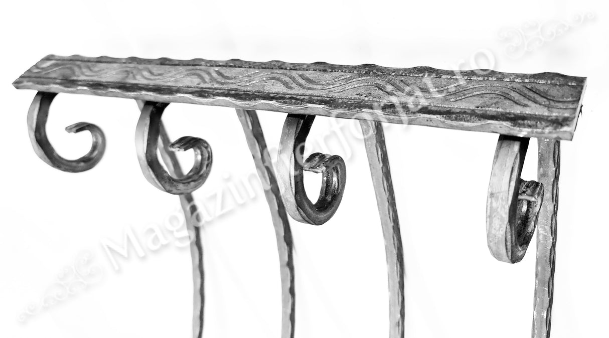 UNV60.3.4 Balustru balcon cu capatul forjat in forma de C de H.900mm din 12x12mm amprentat