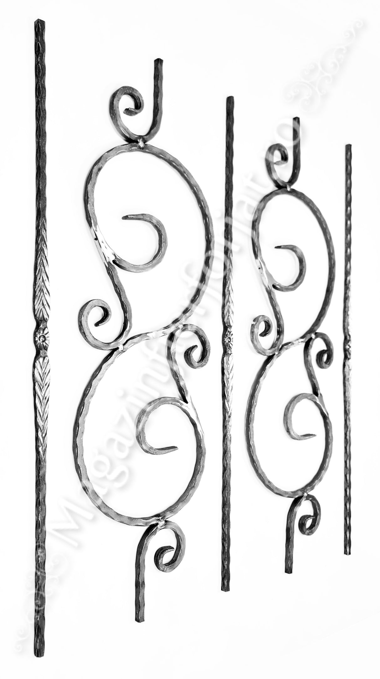 UNV70.37.2 Balustru in forma de "S" cu 4 C-uri cu H.900mm x L.260mm din 12x12mm amprentat