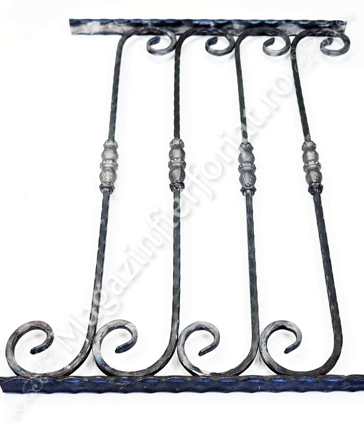 UNV70.34.1 Balustru in forma de S-cu-PAFTA din otel patrat amprentat 12x12mm H.900mm L.130mm