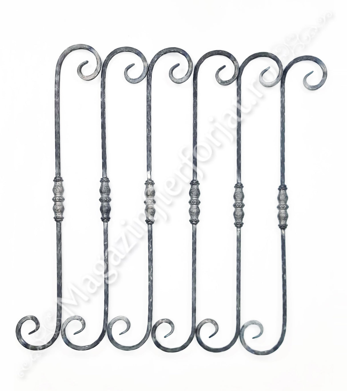 UNV70.34.1 Balustru in forma de S-cu-PAFTA din otel patrat amprentat 12x12mm H.900mm L.130mm