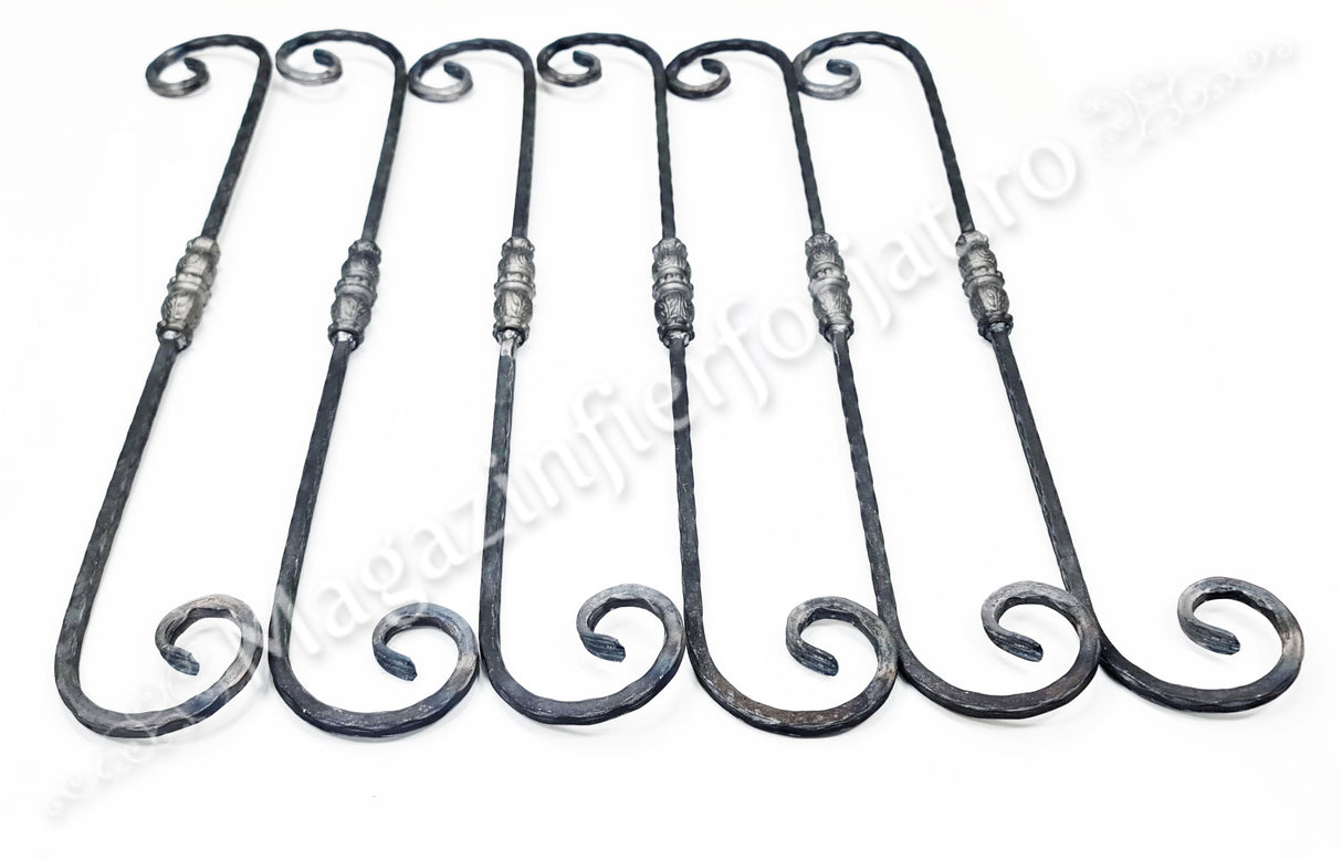 UNV70.34.1 Balustru in forma de S-cu-PAFTA din otel patrat amprentat 12x12mm H.900mm L.130mm