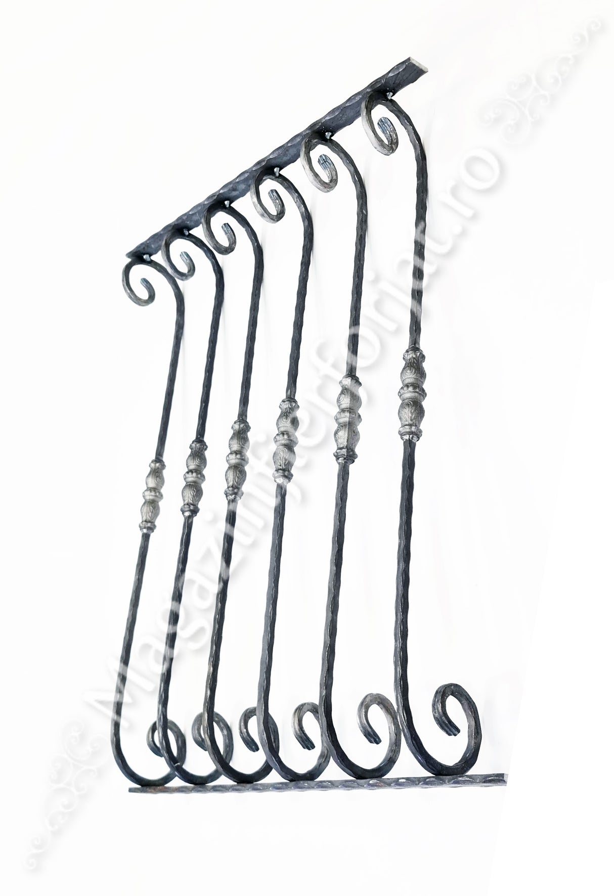 UNV70.34.1 Balustru in forma de S-cu-PAFTA din otel patrat amprentat 12x12mm H.900mm L.130mm