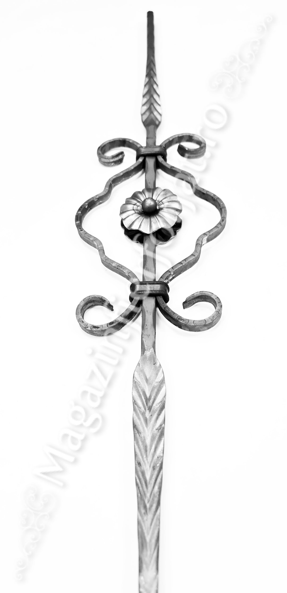 UNV70.64 Balustru din fier forjat model "OMEGA CU FLORI+SPIC" H.900mm L.155mm