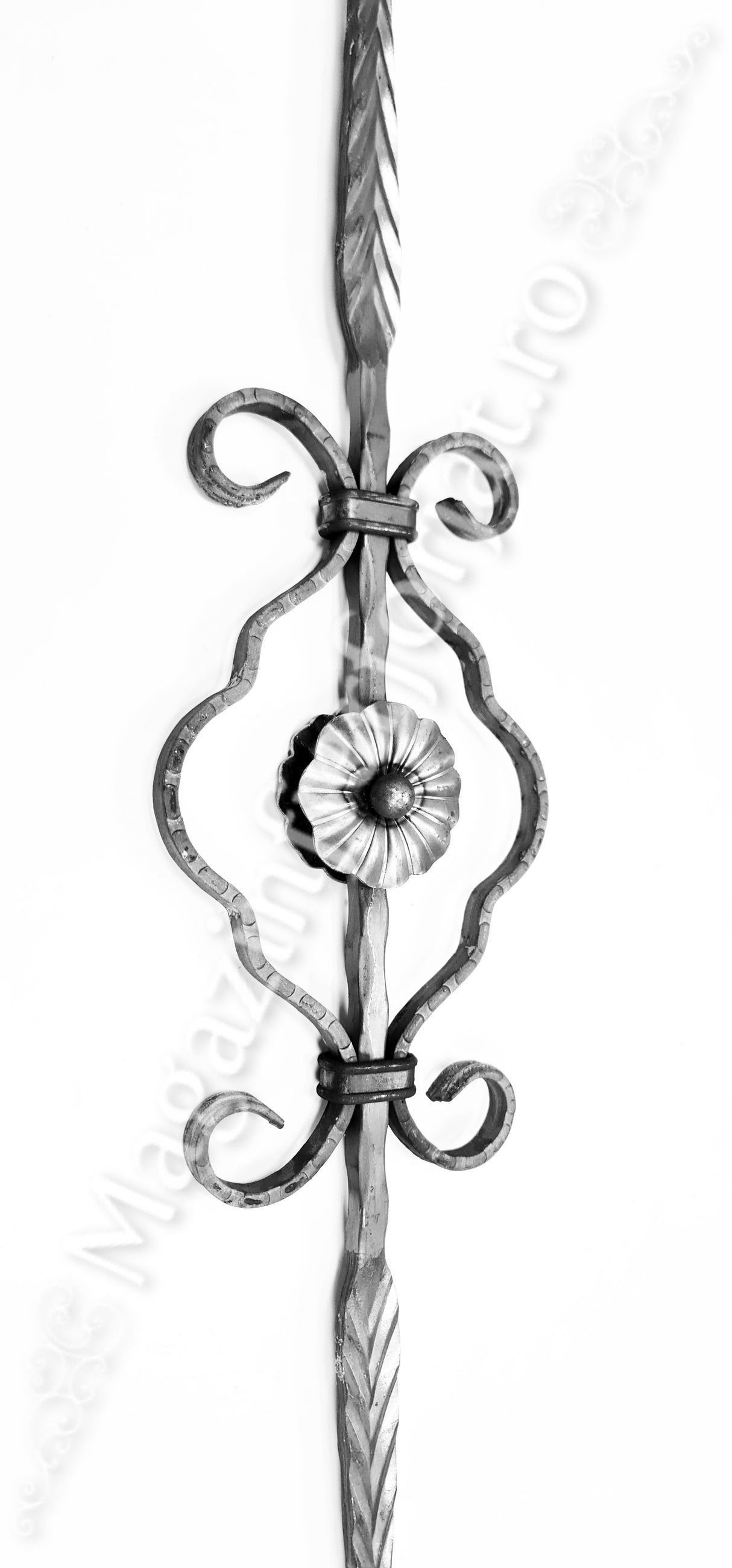 UNV70.64 Balustru din fier forjat model "OMEGA CU FLORI+SPIC" H.900mm L.155mm