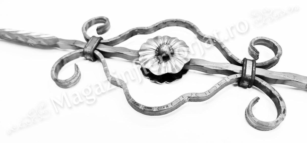 UNV70.64 Balustru din fier forjat model "OMEGA CU FLORI+SPIC" H.900mm L.155mm