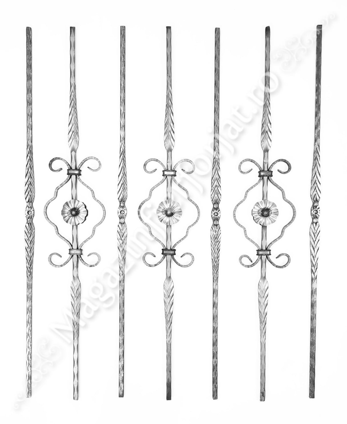 UNV70.64 Balustru din fier forjat model "OMEGA CU FLORI+SPIC" H.900mm L.155mm