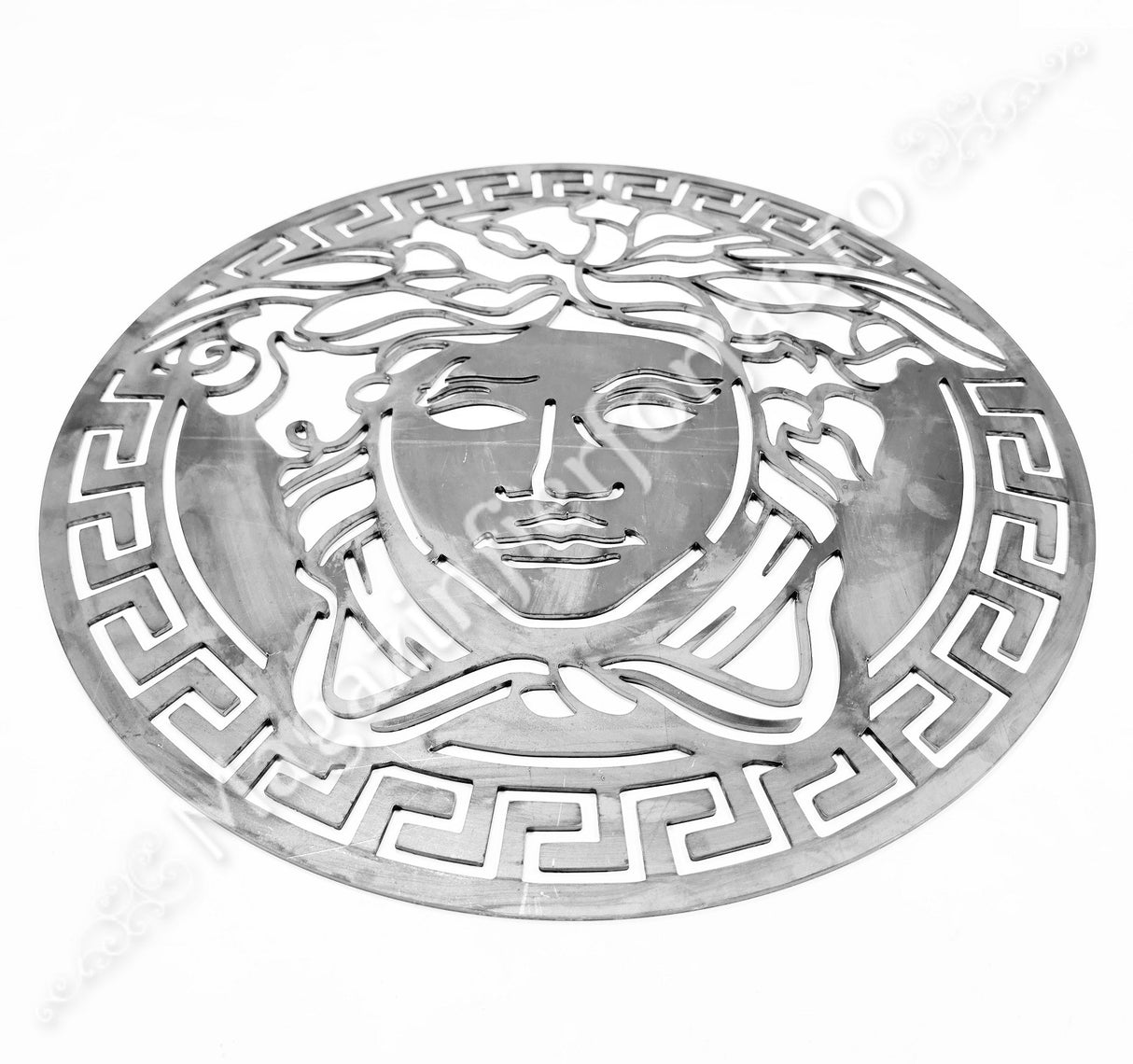 UNV94.26 Medalion decorativ din tabla debitata laser, model „CAP VERSACE MEDUSA-1” D.495mm cu grosimea de 3mm