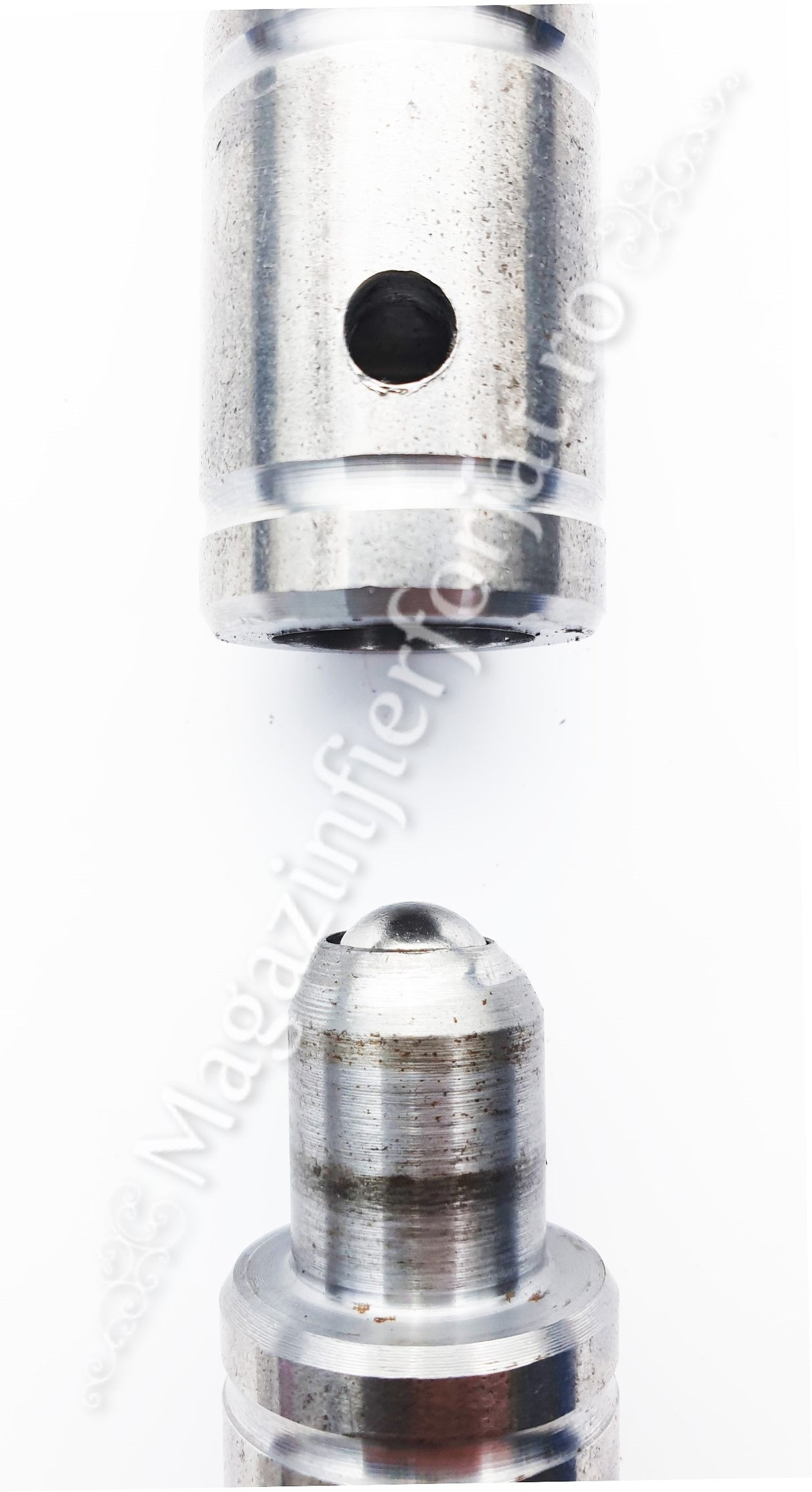 Balama fier forjat cu frecare pe BILA DE RULMENT D.22mm H.105mm prevazute cu gaura de gresare