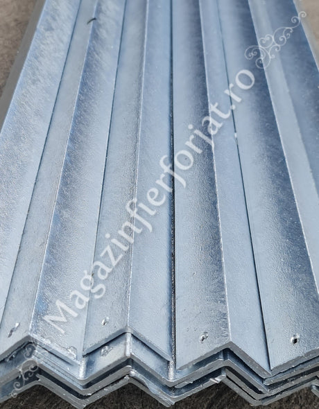 Cornier laminat ZINCAT TERMIC 40x40x3mm pentru sina de culisare