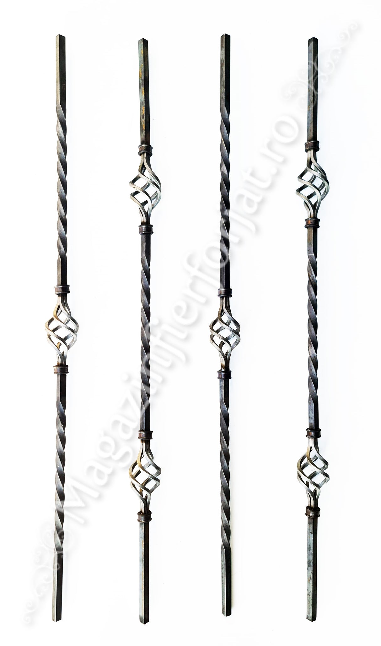 UNV70.24 Balustru vertical, din fier de 12x12mm rasucit, H.900mm, cu 1 cosulet si coliere de mascare sudura