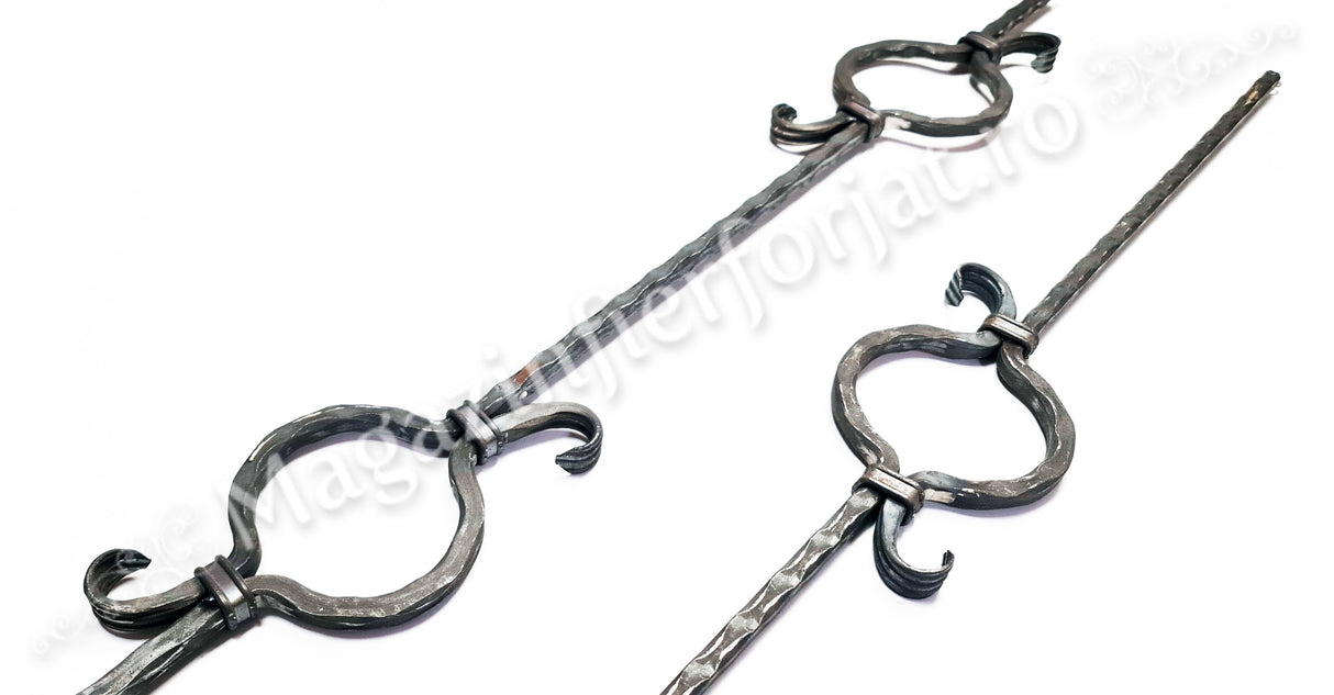 UNV70.31 Balustru din fier forjat cu doua CERC-uri FORJATE din 12x12mm amprentat H.900mm L.130mm