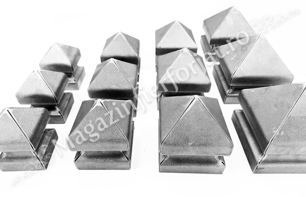 167/11 Capac PIRAMIDAL INALT - SUDAT PARTIAL cu 4 dimensiuni: 80x80mm / 100x100mm / 120x120mm / 150x150mm, grosime 2.30mm, de la Arteferro Italia