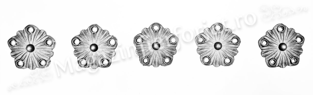 52.136 Floare turnata din aliaj oțel-fontă D.100mm cu 5 gauri, grosime 3.5mm