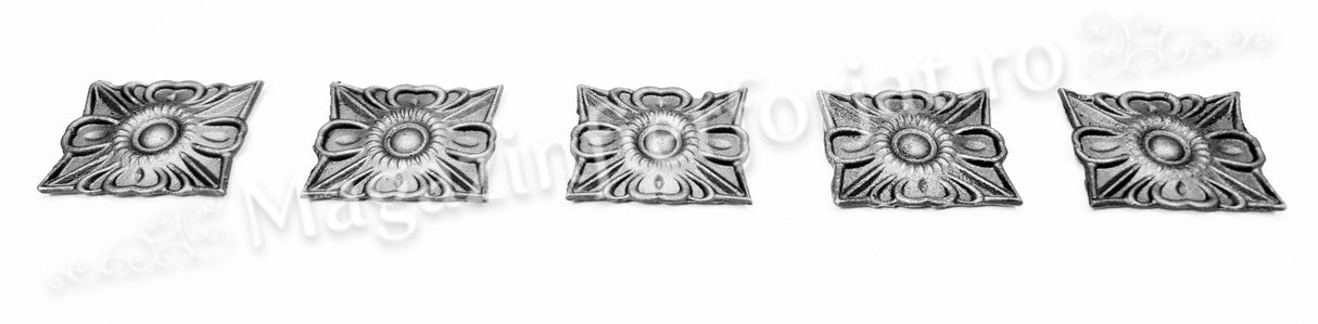 52.306 Floare dreptunghiulara turnata din aliaj oțel-fontă 85x70mm, grosime 8mm