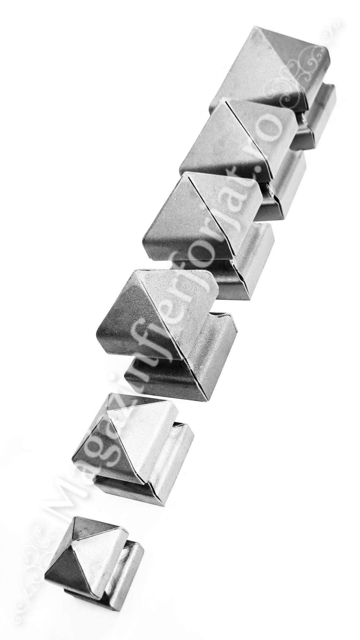 62.104 Capac PIRAMIDAL INALT - SUDAT PARTIAL cu 6 dimensiuni: 40x40mm / 60x60mm / 80x80mm / 100x100mm / 120x120mm / 150x150mm pentru stalpii de Gard sau Porti