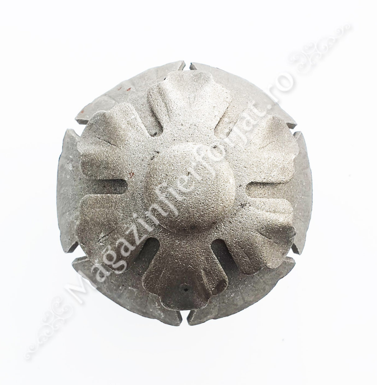 63.009 Maner fix fier forjat cu forma de floare D.65mm cu baza sudabila D.40mm, H.70mm