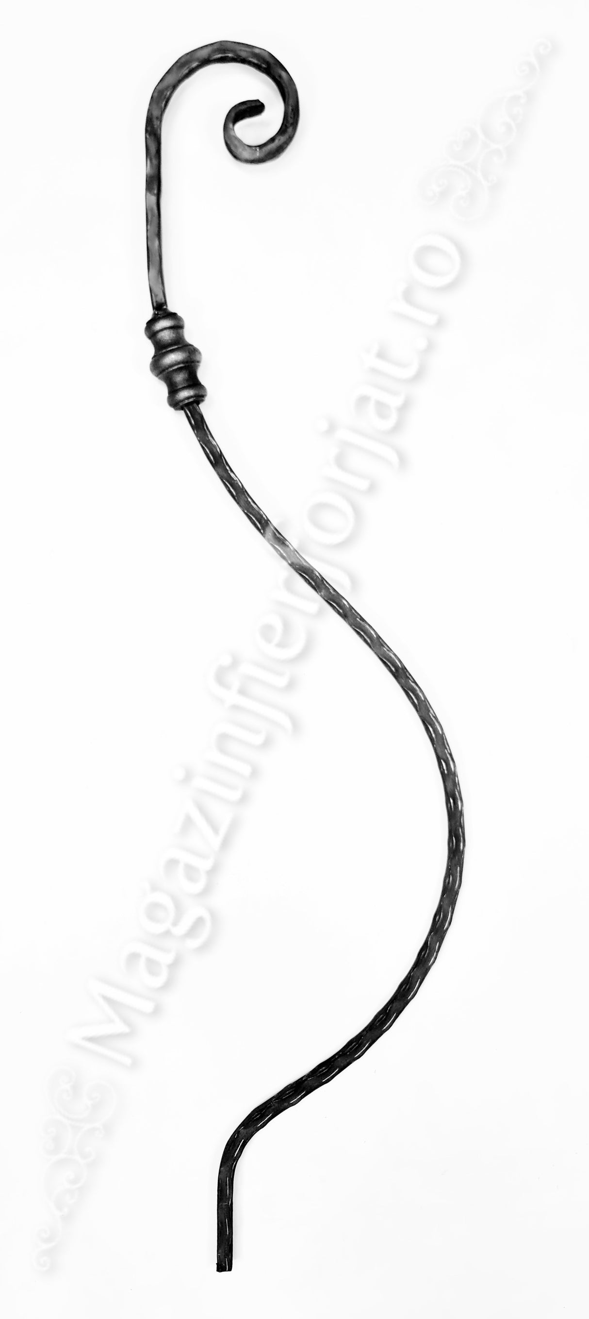 UNV60.3.5 Balustru balcon cu capatul forjat in forma de C+PAFTA SUDATA, H.900mm din 12x12mm amprentat