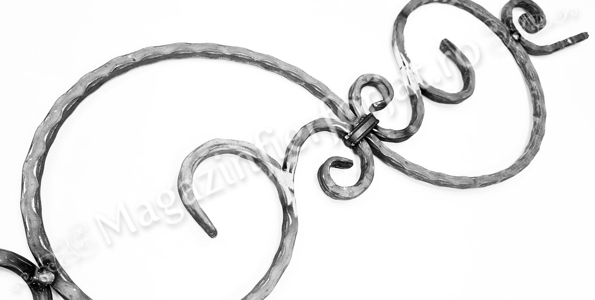 UNV70.37.1 Balustru in forma de "S" cu 4 C-uri si colier cu H.900mm x L.260mm din 12x12mm amprentat