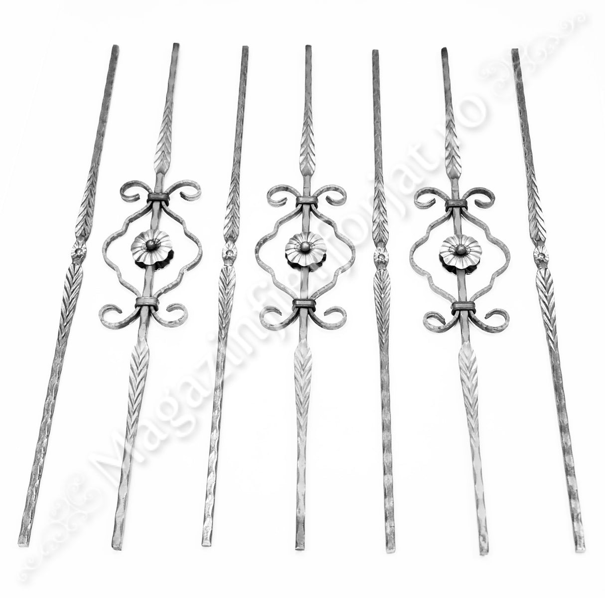 UNV70.64 Balustru din fier forjat model "OMEGA CU FLORI+SPIC" H.900mm L.155mm