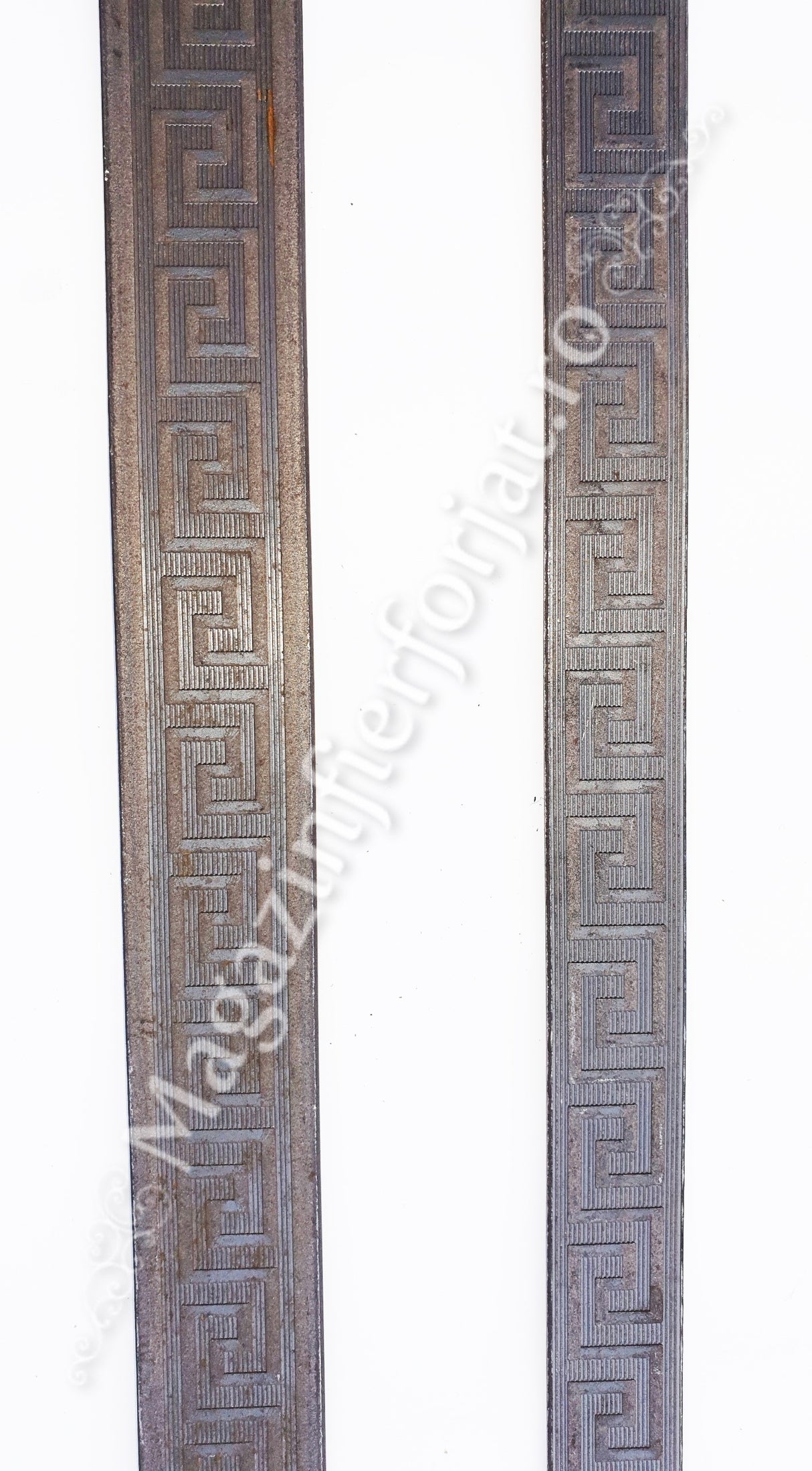 UNV10.405.8 Platband amprentat cu model GRECESC 40x5mm